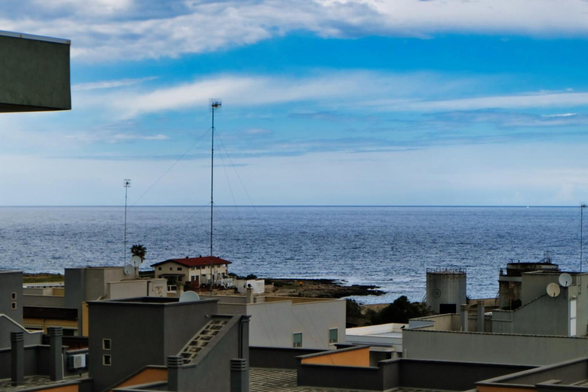Mare Mary - Appartamento Vista Mare A Monopoli Buitenkant foto